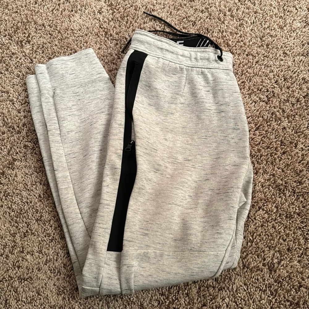 American eagle men’s flex joggers